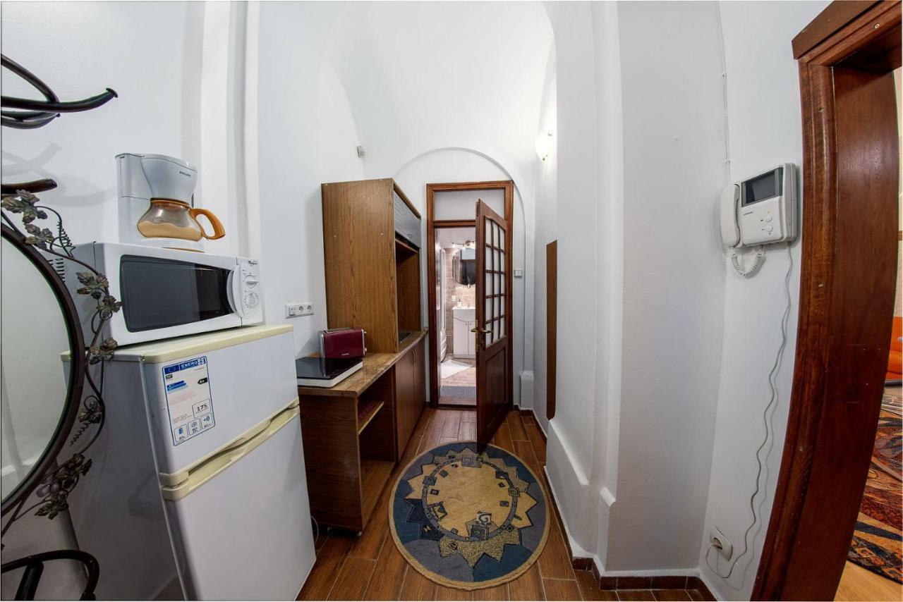 Ada Old Town Apartments 3 ブラショフ エクステリア 写真
